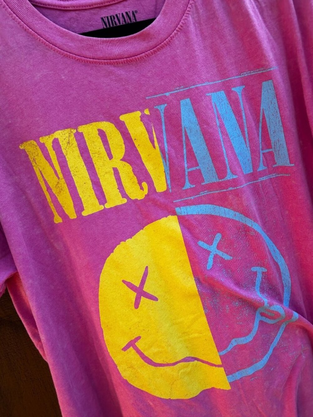 Nirvana Live Pink Graphic T-Shirt Smiley Face Women's Size Medium 1948 - Picture 2 of 5
